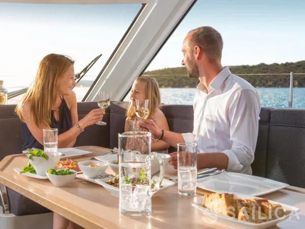 Bavaria E40 Fly - Yacht Charter Sailica