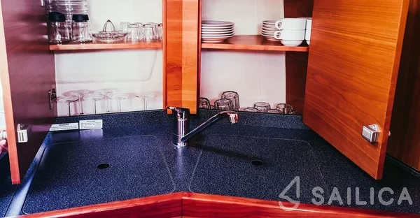 Delphia 1050 - Yacht Charter Sailica