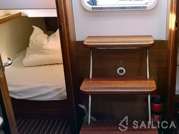 Delphia 1050 - Yacht Charter Sailica