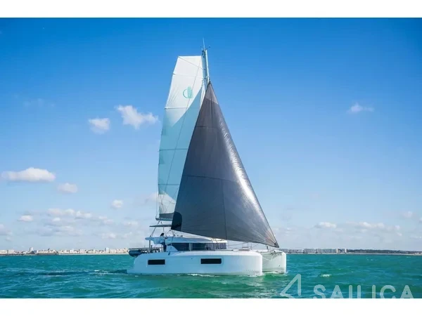 Lagoon 38 - Yacht Charter Sailica