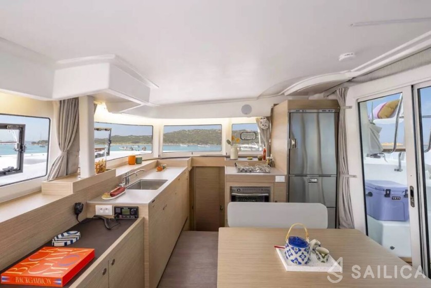 Lagoon 38 - Yacht Charter Sailica