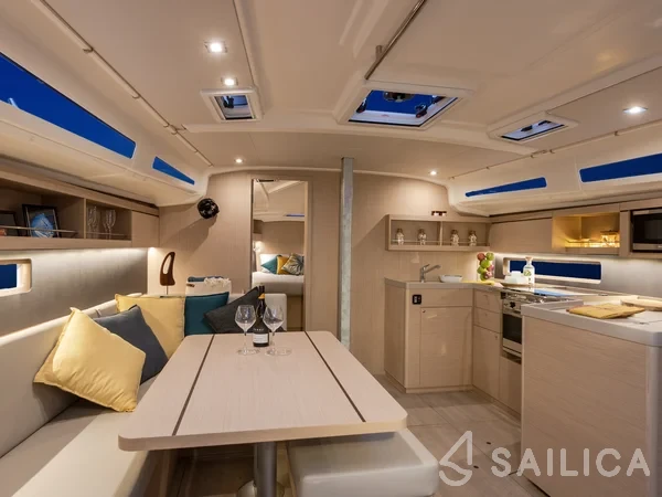 Oceanis 40.1 - Yacht Charter Sailica