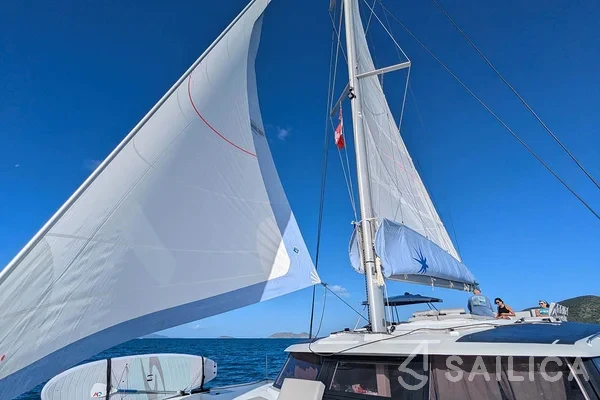 Aura 51 - Yacht Charter Sailica