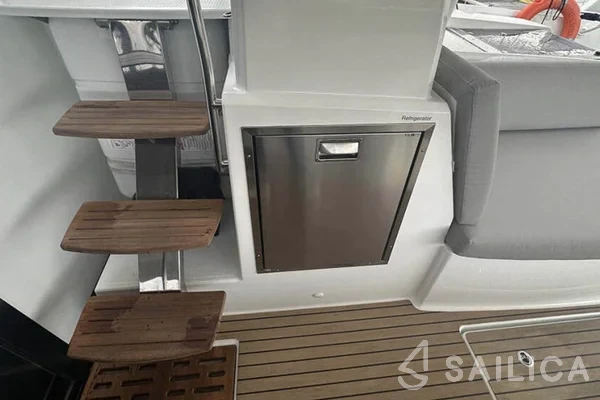 Aura 51 - Yacht Charter Sailica
