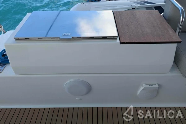 Aura 51 - Yacht Charter Sailica