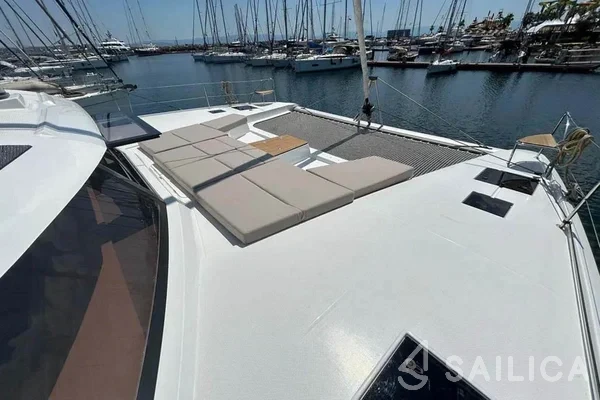 Aura 51 - Yacht Charter Sailica
