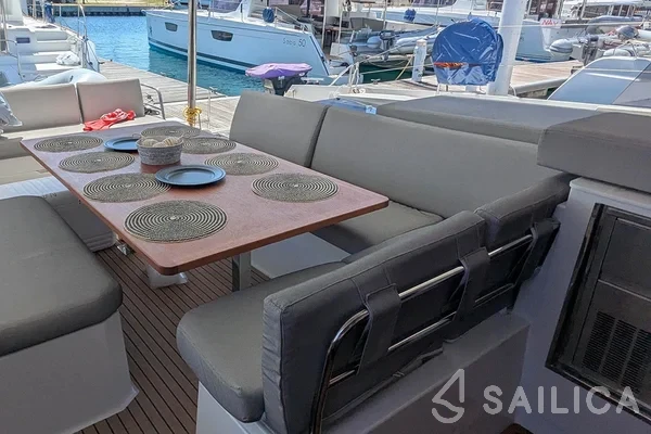 Aura 51 - Yacht Charter Sailica