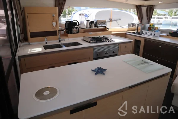 Aura 51 - Yacht Charter Sailica