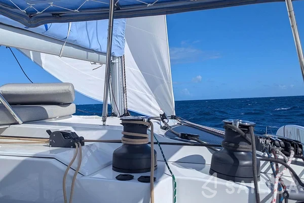 Aura 51 - Yacht Charter Sailica