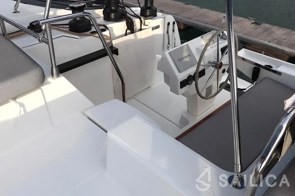 Aura 51 - Yacht Charter Sailica