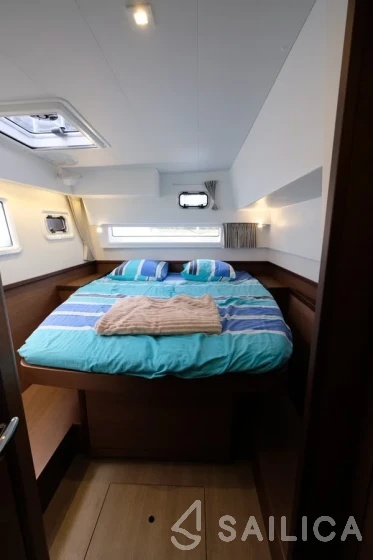 Lagoon 42 - Yacht Charter Sailica