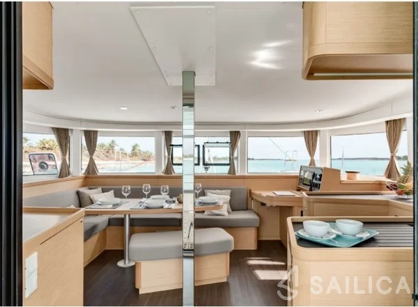 Lagoon 42 - Yacht Charter Sailica
