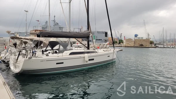X 4-3 - Yacht Charter Sailica