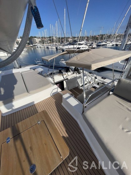 Aura 51 - Yacht Charter Sailica