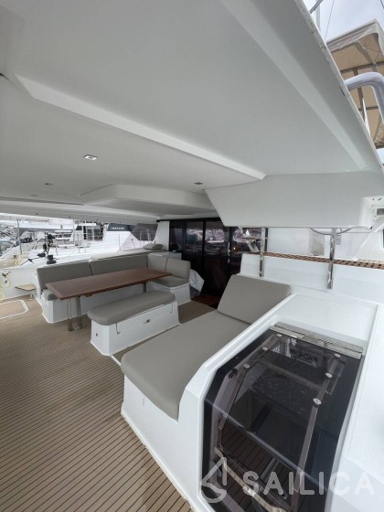 Aura 51 - Yacht Charter Sailica