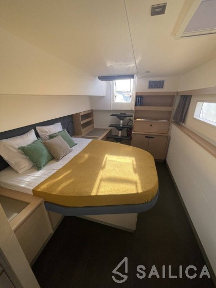 Aura 51 - Yacht Charter Sailica