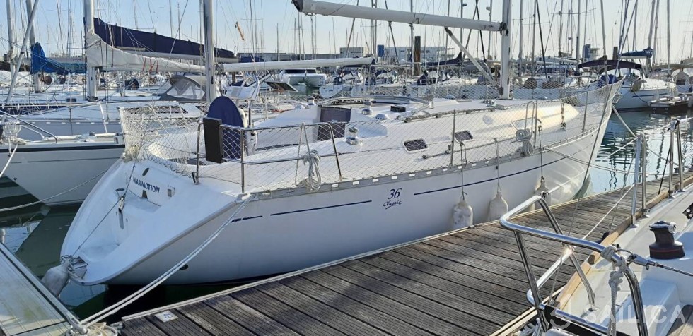 Dufour 36 Classic - Yacht Charter Sailica