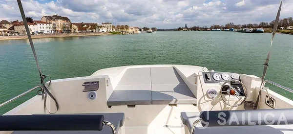 Le Boat Horizon 2 - Yacht Charter Sailica