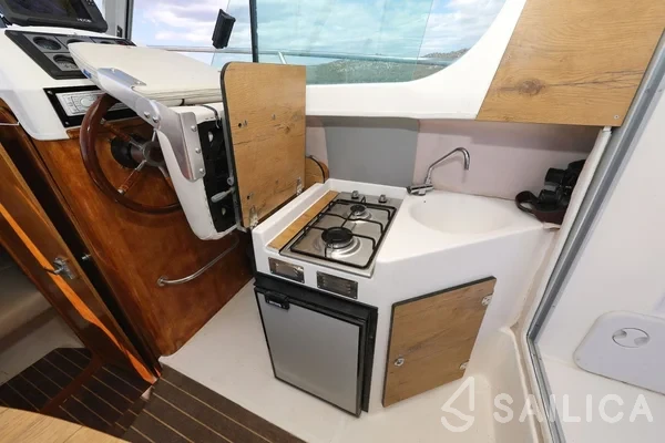 Ocqueteau Timonier 715 - Yacht Charter Sailica