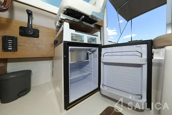 Ocqueteau Timonier 715 - Yacht Charter Sailica