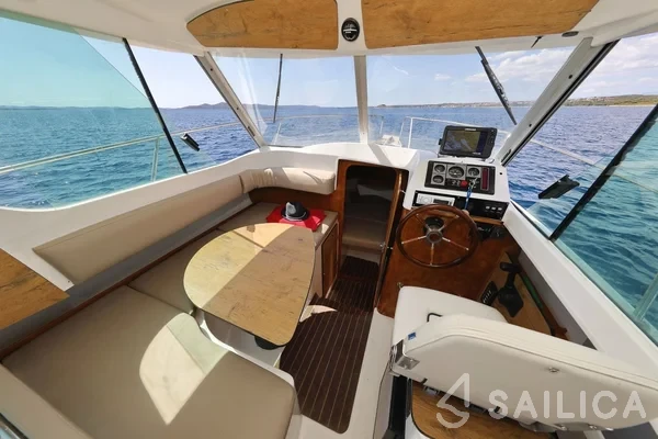 Ocqueteau Timonier 715 - Yacht Charter Sailica