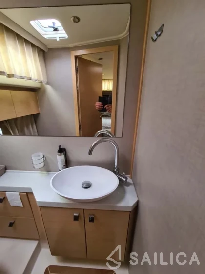 Greenline 48 Fly - Yacht Charter Sailica
