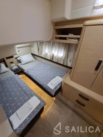 Greenline 48 Fly - Yacht Charter Sailica