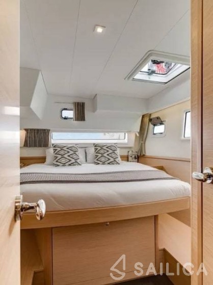 Lagoon 42 - Yacht Charter Sailica
