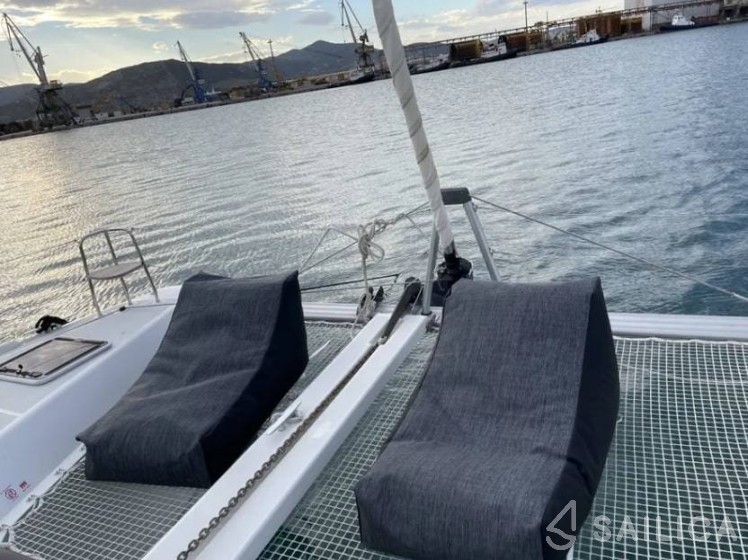 Lagoon 42 - Yacht Charter Sailica