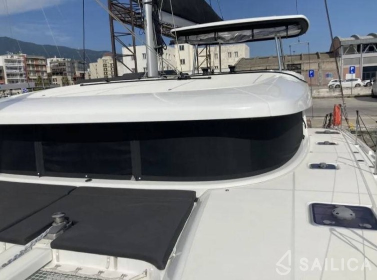 Lagoon 42 - Yacht Charter Sailica
