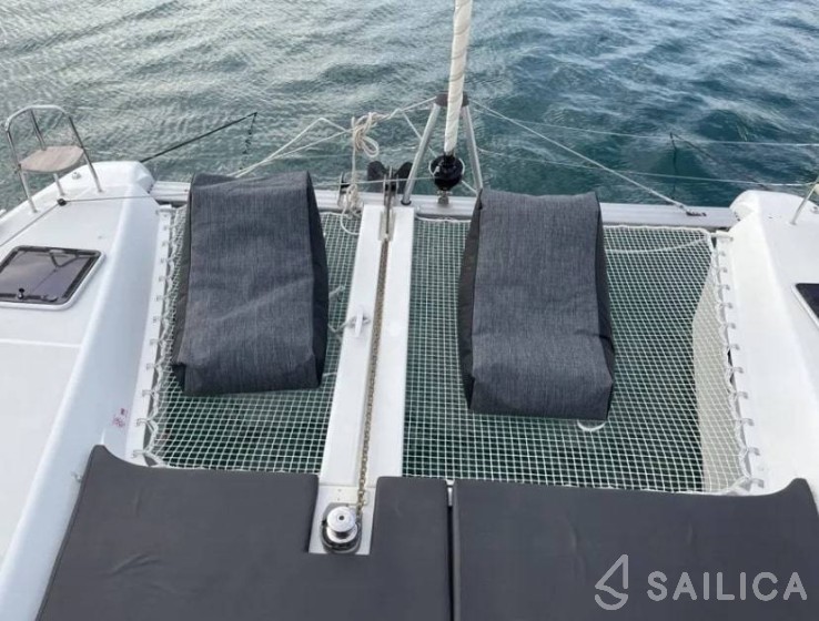 Lagoon 42 - Yacht Charter Sailica