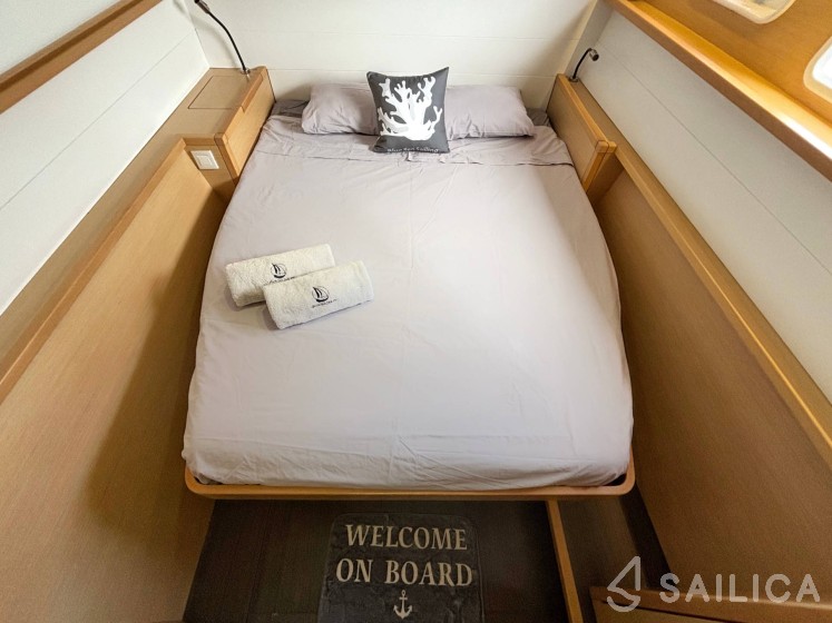 Lagoon 450 - Yacht Charter Sailica