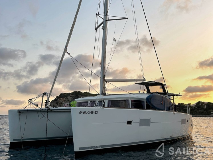 Lagoon 450 - Yacht Charter Sailica