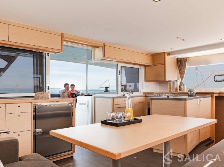 Lagoon 450 - Yacht Charter Sailica
