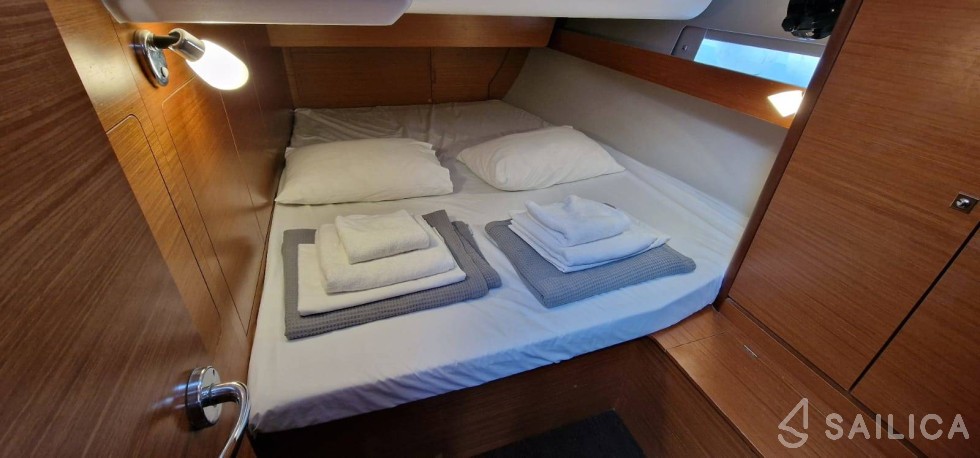 Dufour 460 GL - Yacht Charter Sailica