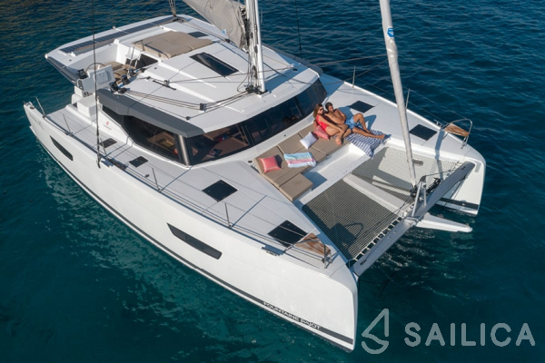 Astréa 42 - Yacht Charter Sailica