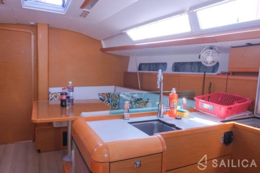 Sun Odyssey 419 - Yacht Charter Sailica