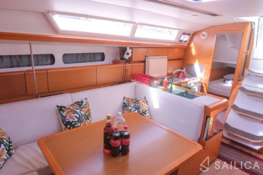 Sun Odyssey 419 - Yacht Charter Sailica
