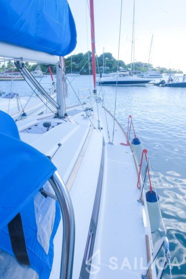 Sun Odyssey 419 - Yacht Charter Sailica