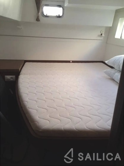 Lagoon 40 - Yacht Charter Sailica