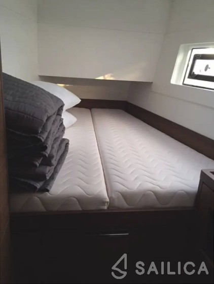 Lagoon 40 - Yacht Charter Sailica