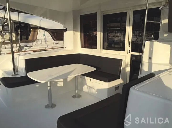 Lagoon 40 - Yacht Charter Sailica