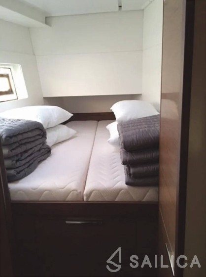 Lagoon 40 - Yacht Charter Sailica