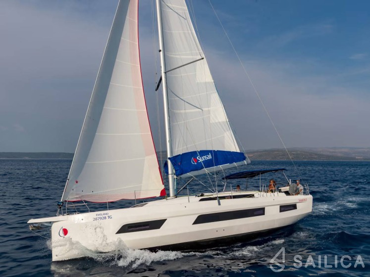 Dufour 44 - Yacht Charter Sailica