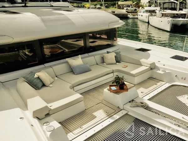 Lagoon 55 - Yacht Charter Sailica