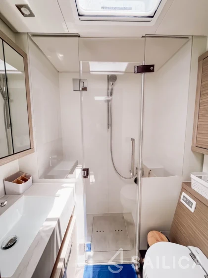 Lagoon 55 - Yacht Charter Sailica