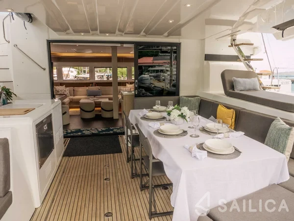 Lagoon 55 - Yacht Charter Sailica