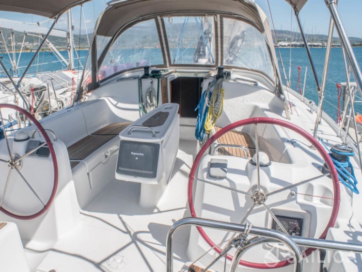 Cyclades 43.4 - Yacht Charter Sailica