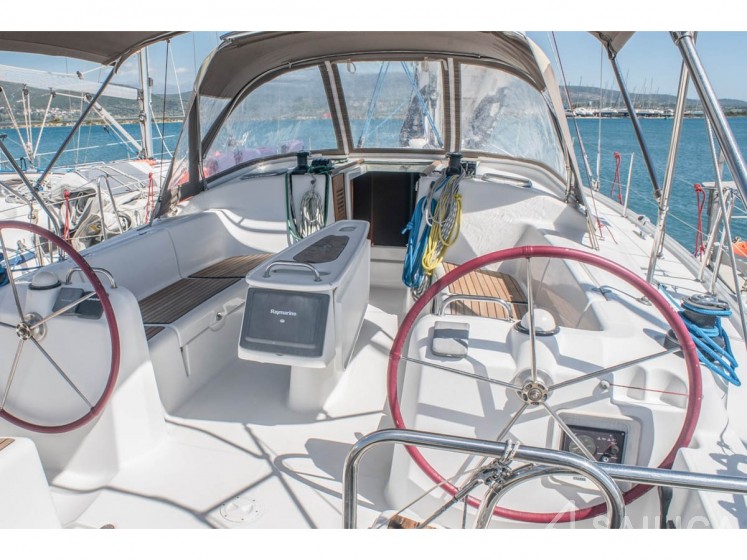 Cyclades 43.4 - Yacht Charter Sailica