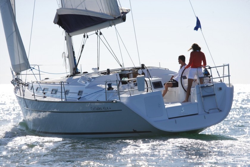 Cyclades 43.4 - Yacht Charter Sailica